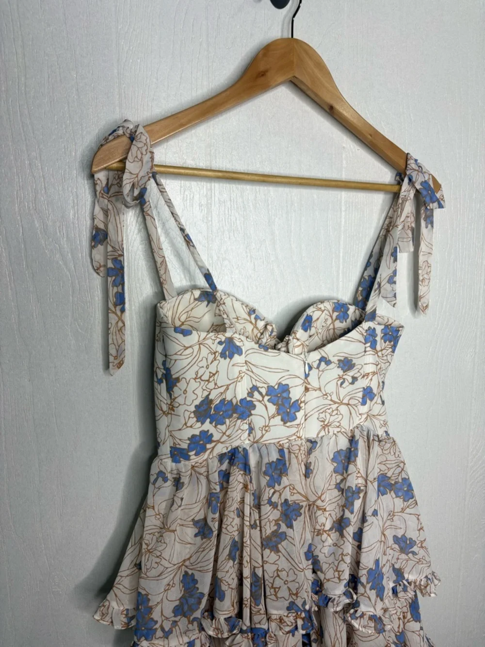 Adeirlina Cream Blue Floral Strappy Sleeve Mini Ruffle Dress size Small - Picture 8 of 12